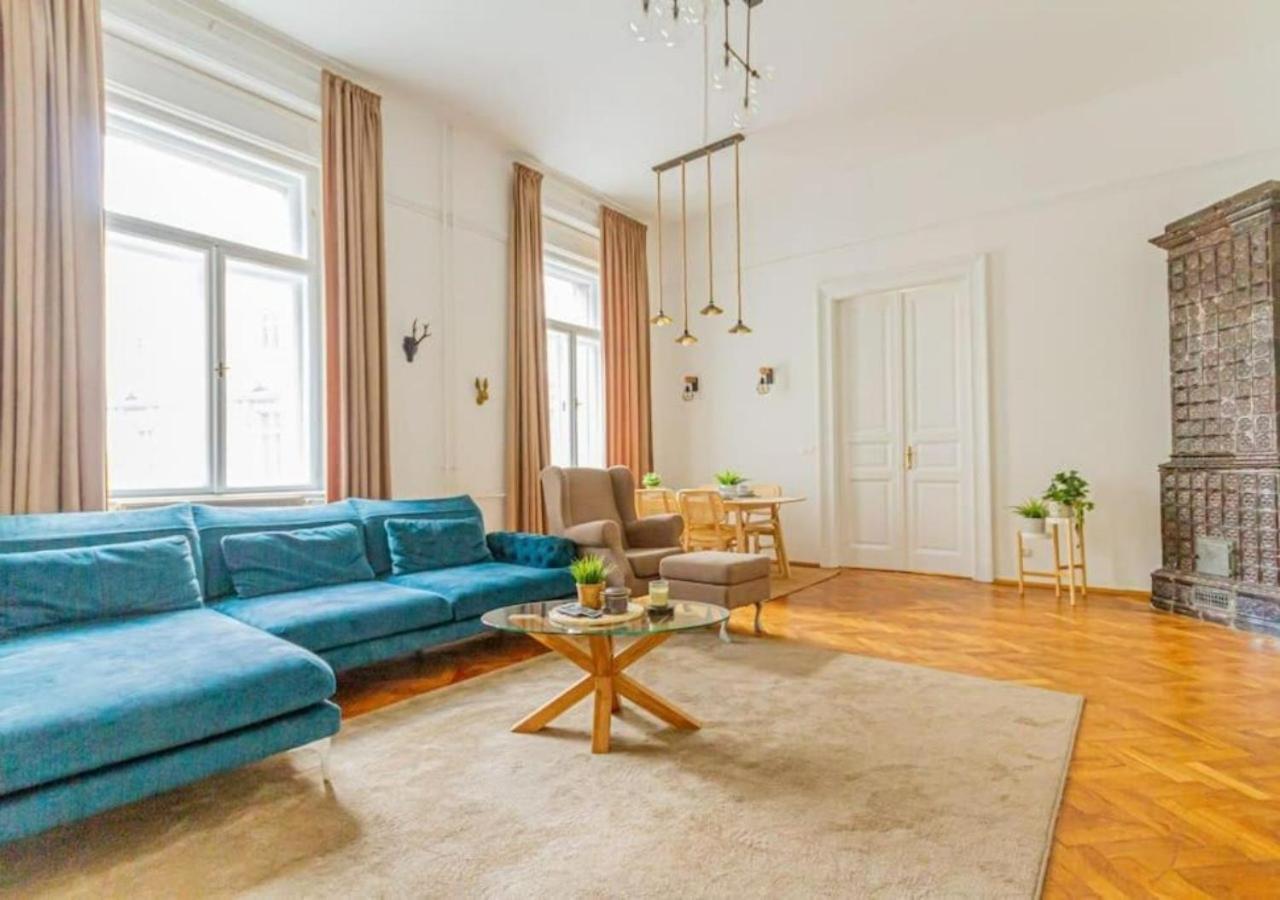 Luxury Apartment By The Famous Vaci Street Будапеща Екстериор снимка