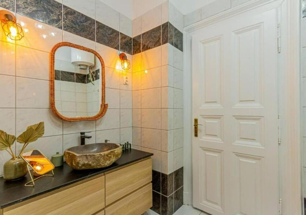 Luxury Apartment By The Famous Vaci Street Будапеща Екстериор снимка