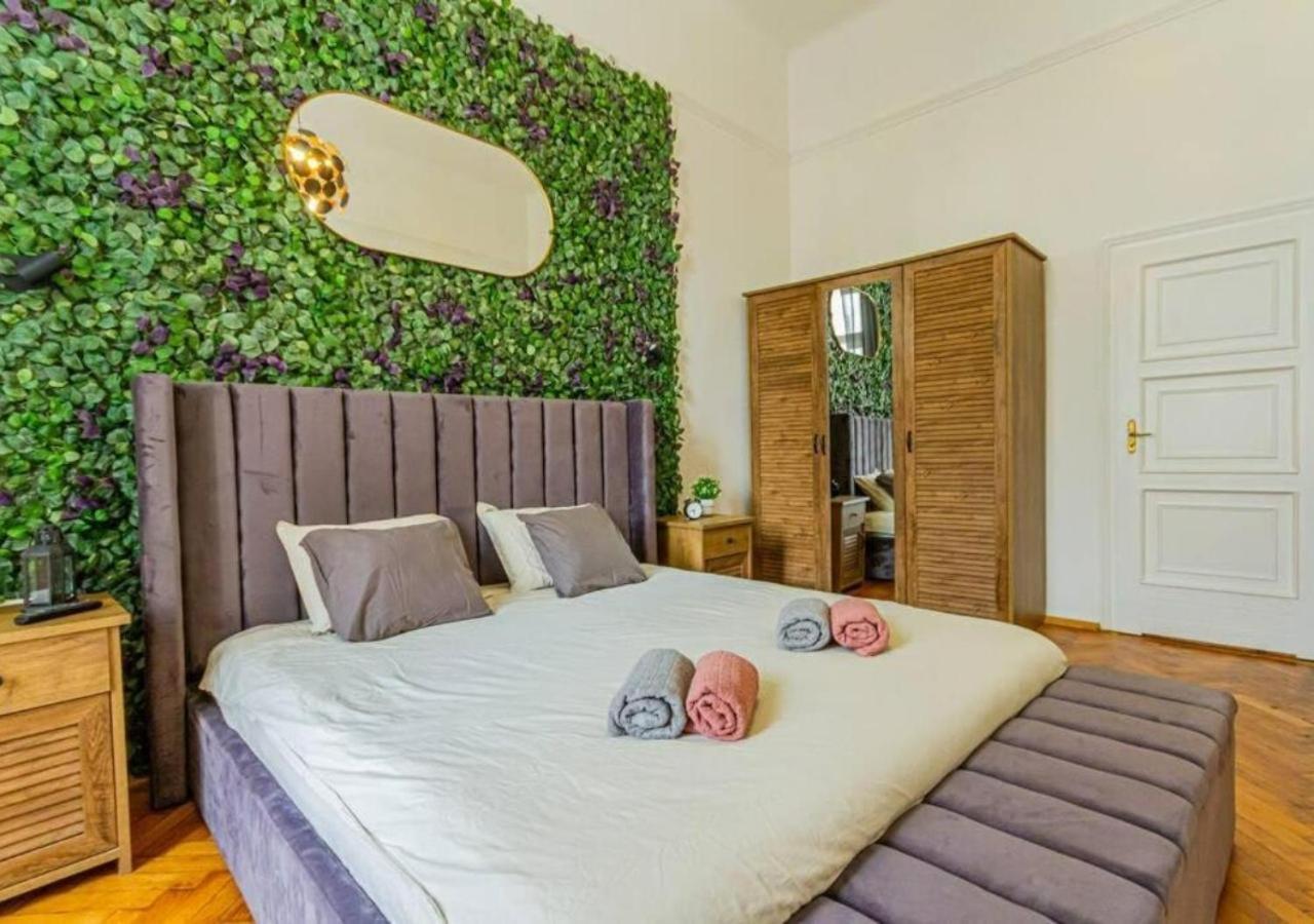 Luxury Apartment By The Famous Vaci Street Будапеща Екстериор снимка